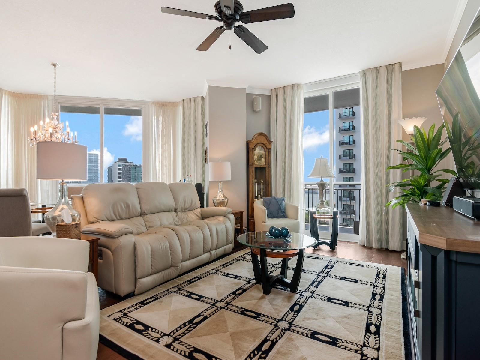 THE PLAZA HARBOUR ISLAND A CON - Residential