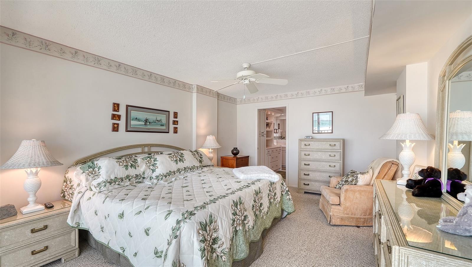 WHISPERING SANDS - Residential