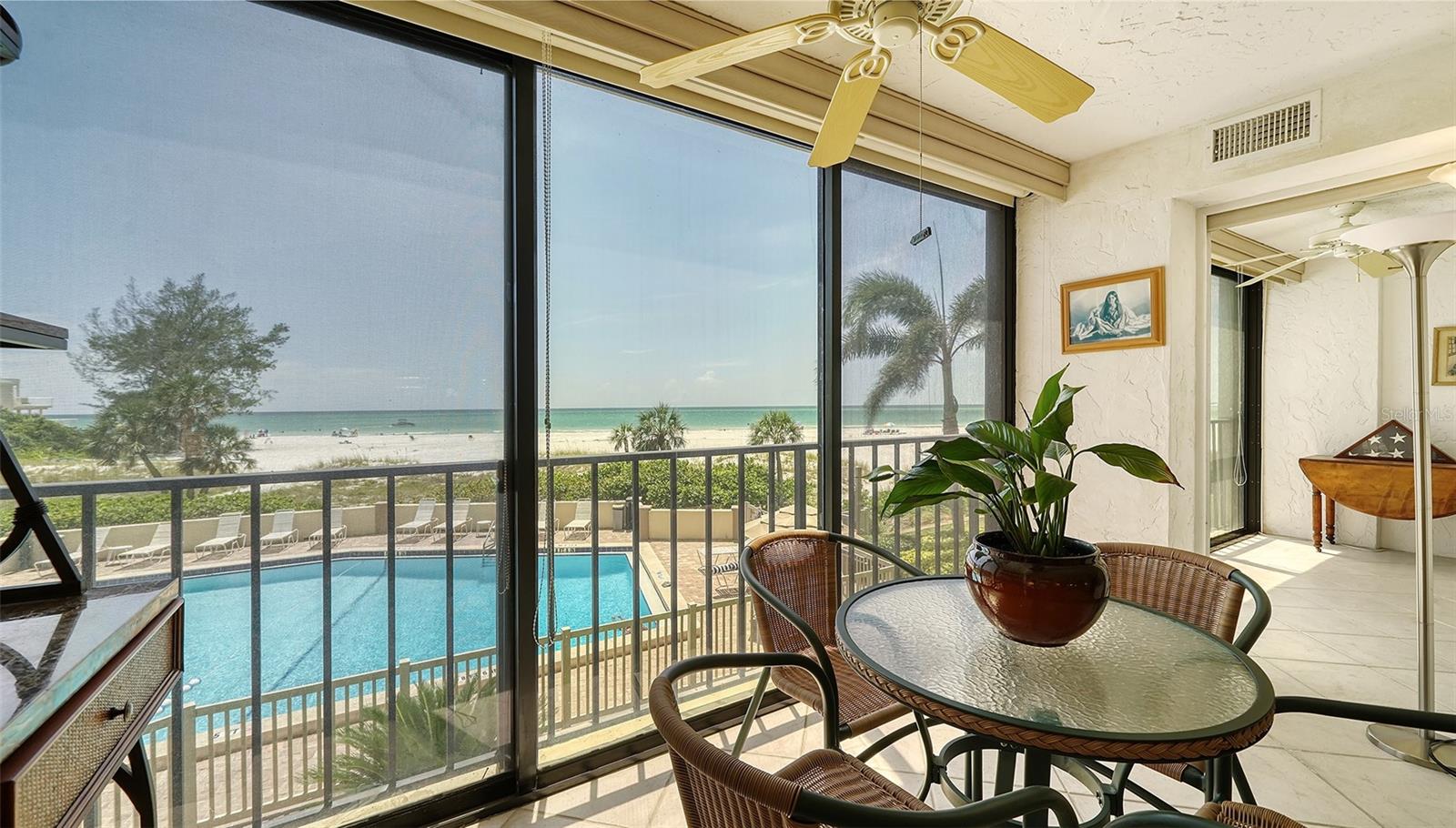WHISPERING SANDS - Residential