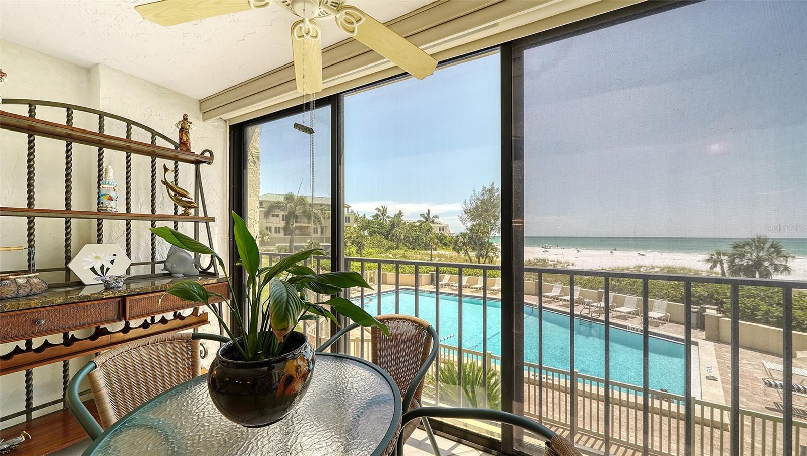 WHISPERING SANDS - Residential