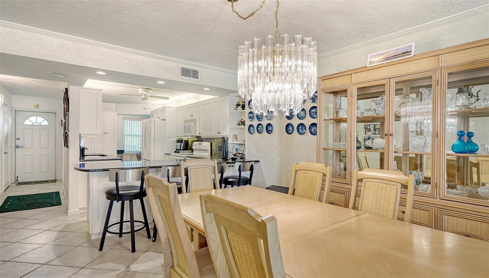 WHISPERING SANDS - Residential