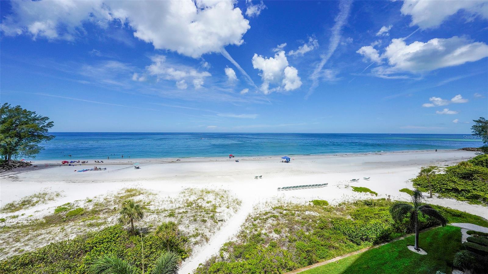 WHISPERING SANDS - Residential
