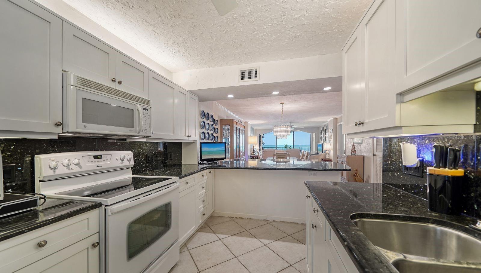 WHISPERING SANDS - Residential