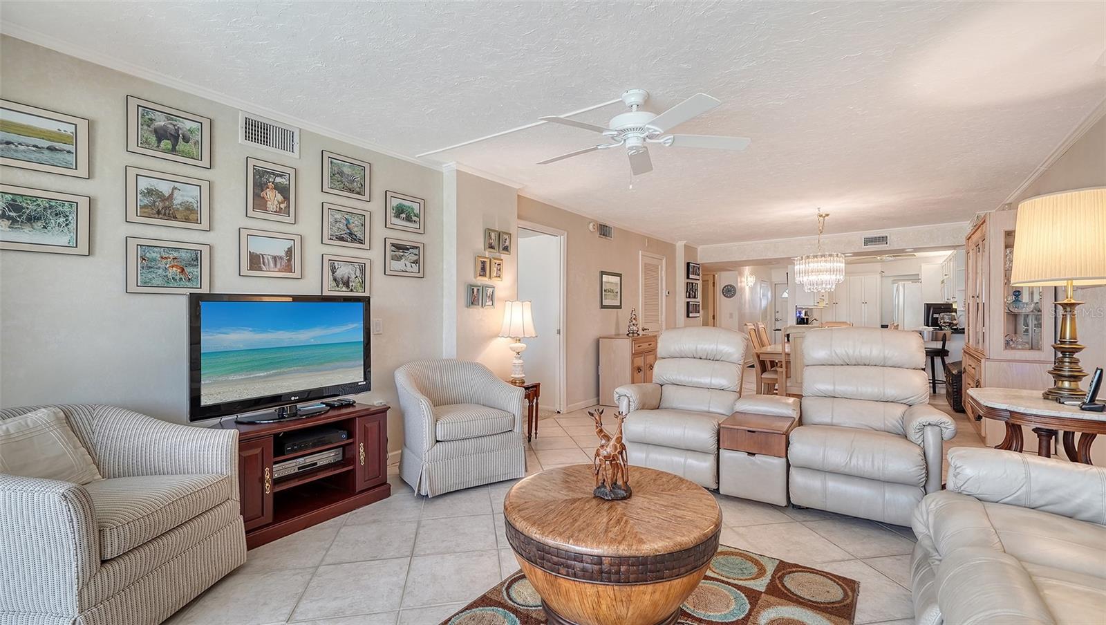 WHISPERING SANDS - Residential