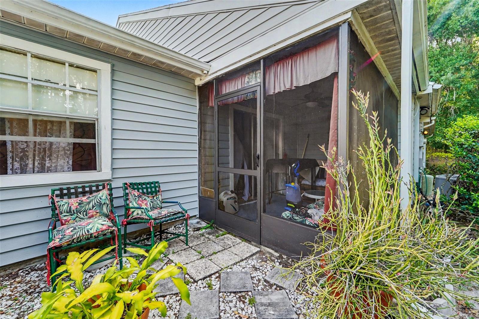 SHADOW RUN - Residential