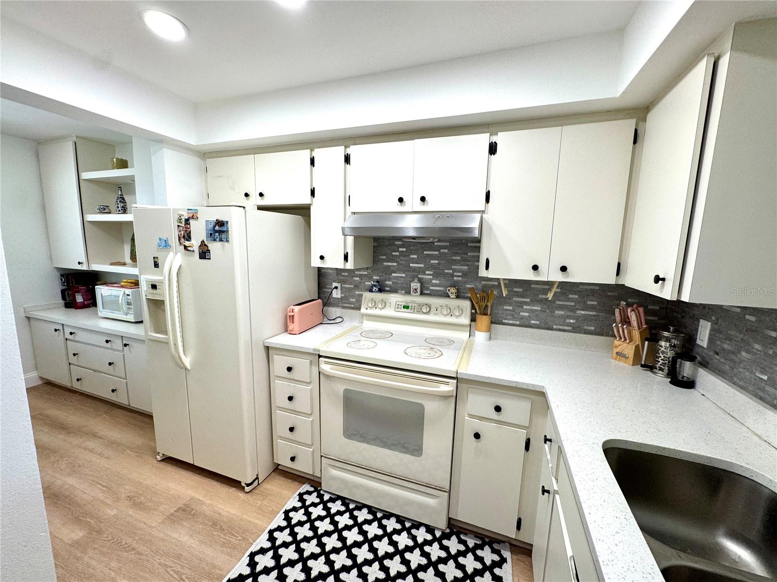 PALM-AIRE AT SARASOTA 10-C - Residential Lease