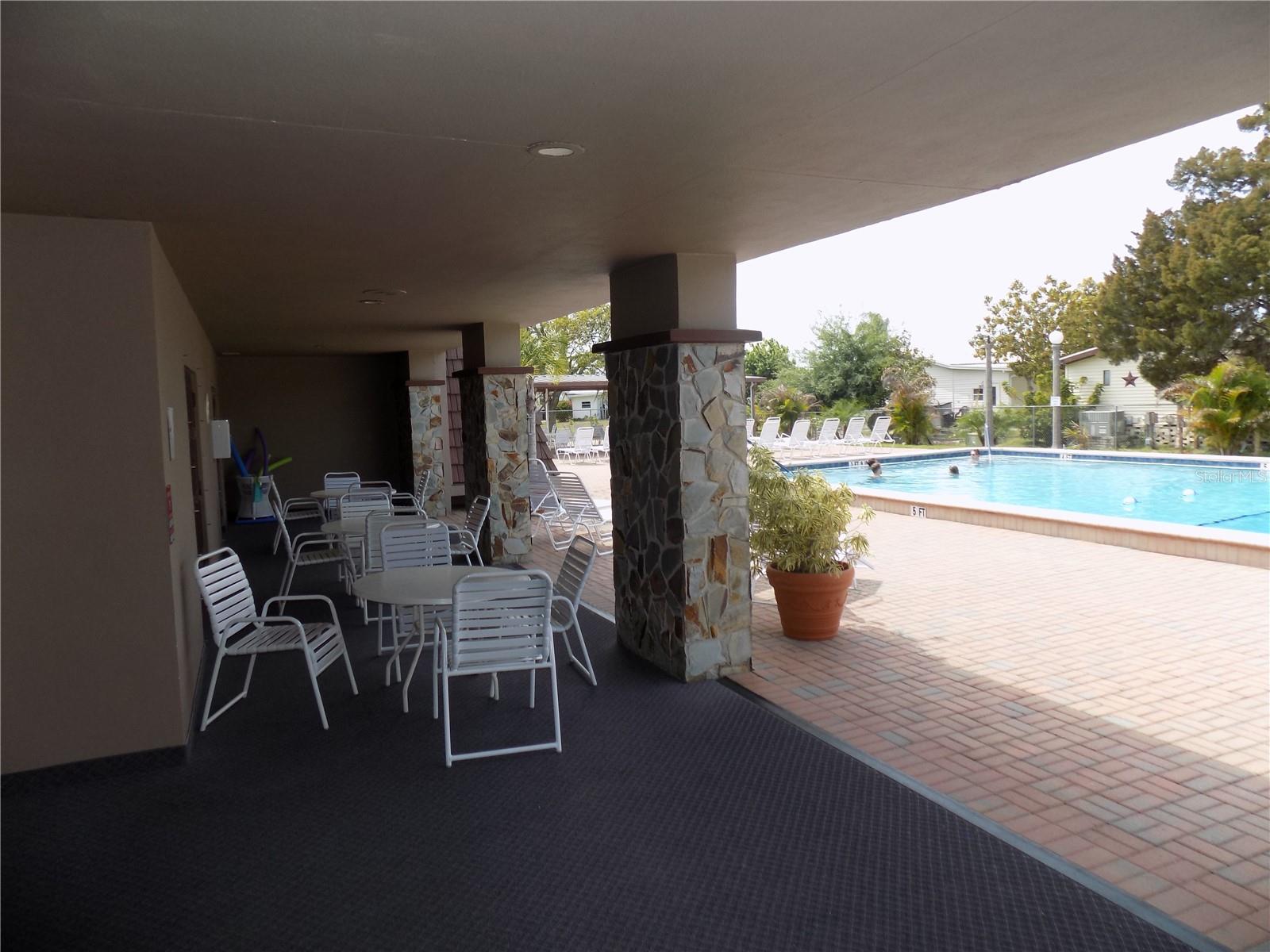 HOLIDAY PARK - Land