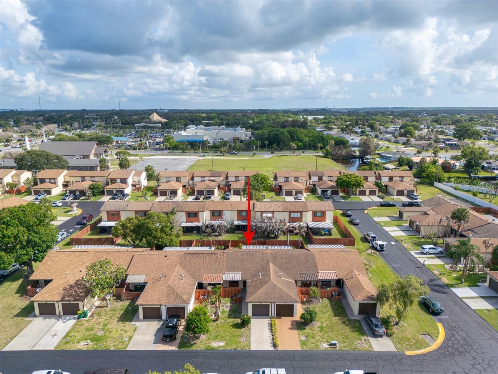 TOWNHOMES & VILLAS DIANA - Residential
