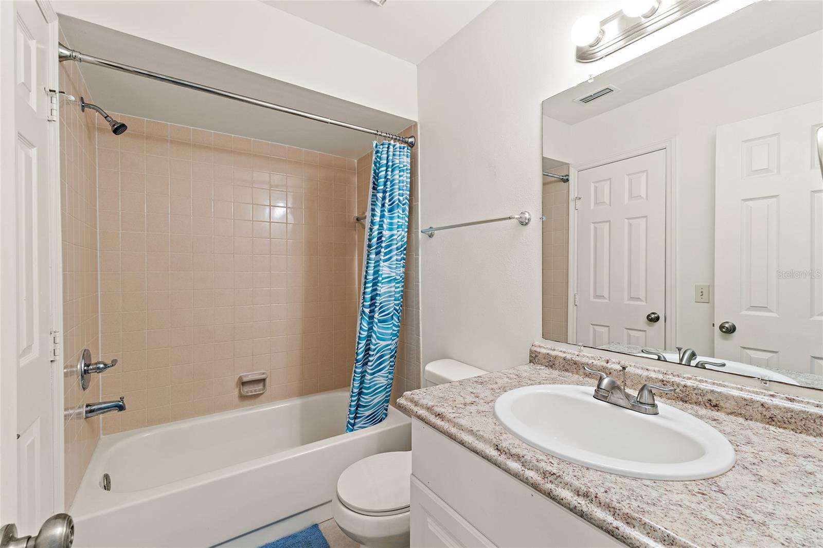 TOWNHOMES & VILLAS DIANA - Residential