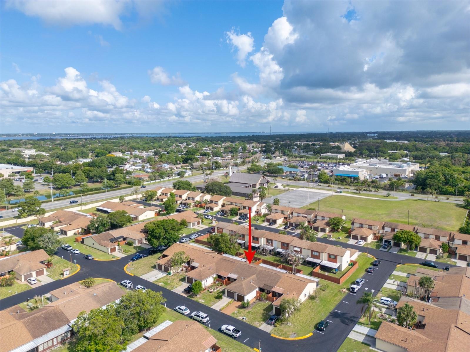 TOWNHOMES & VILLAS DIANA - Residential