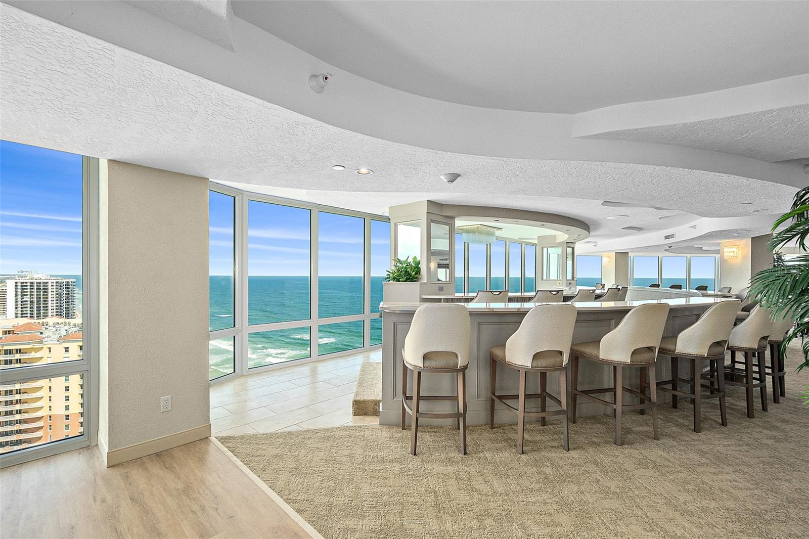 PENINSULA CONDO - Residential