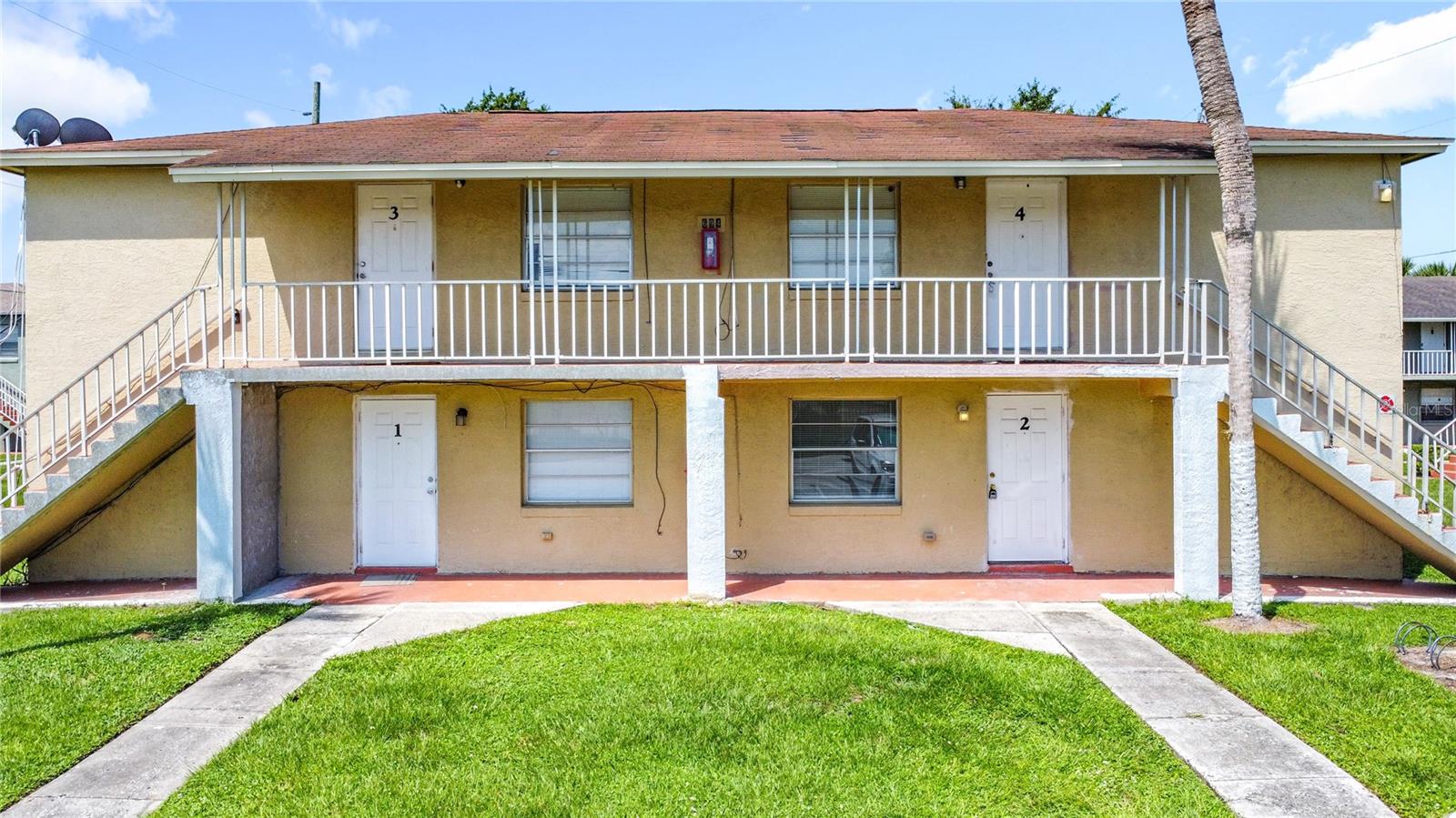 This amazing and inviting two-bedroom, one-bathroom apartment offers a comfortable and convenient living space for you. This condominium is ideally situated in a desirable neighborhood, with easy access to schools, shopping centers, dining options, and parks.