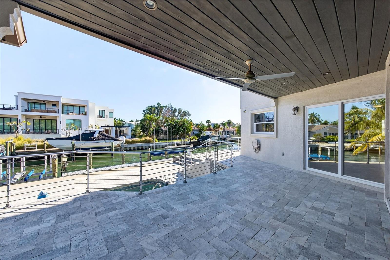 COUNTRY CLUB SHORES - Residential