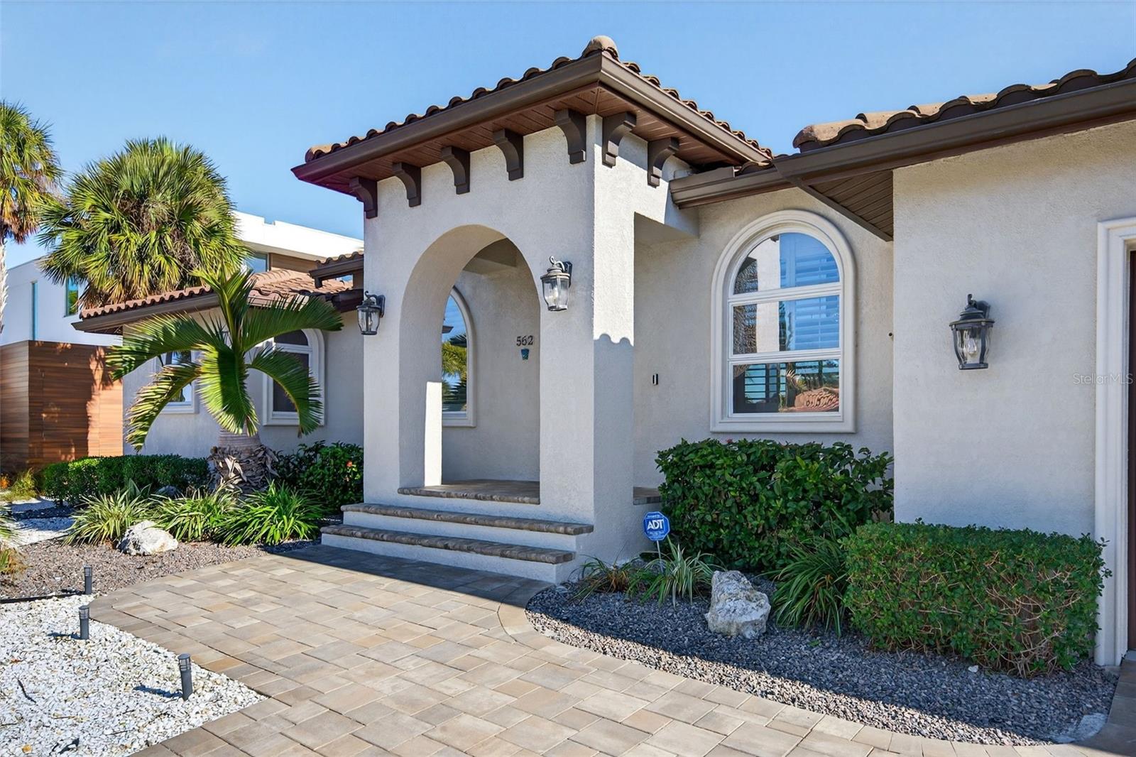 COUNTRY CLUB SHORES - Residential