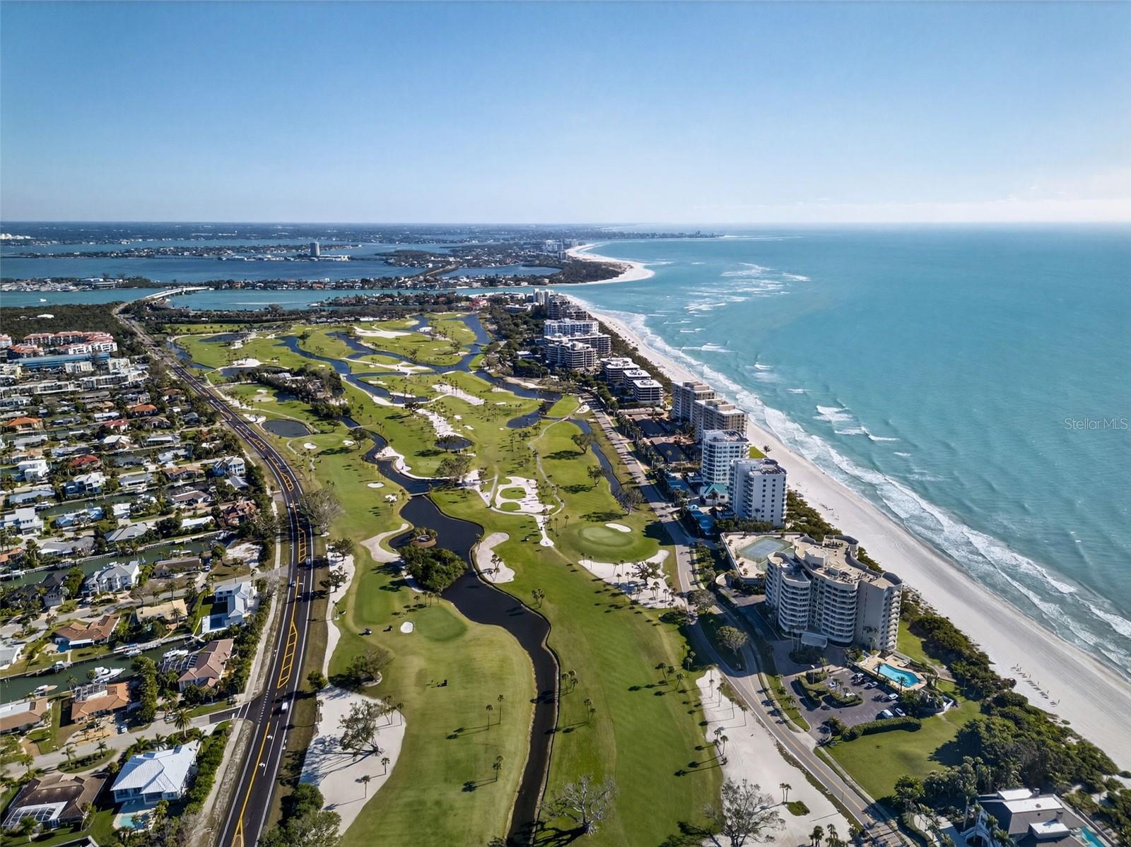 COUNTRY CLUB SHORES - Residential