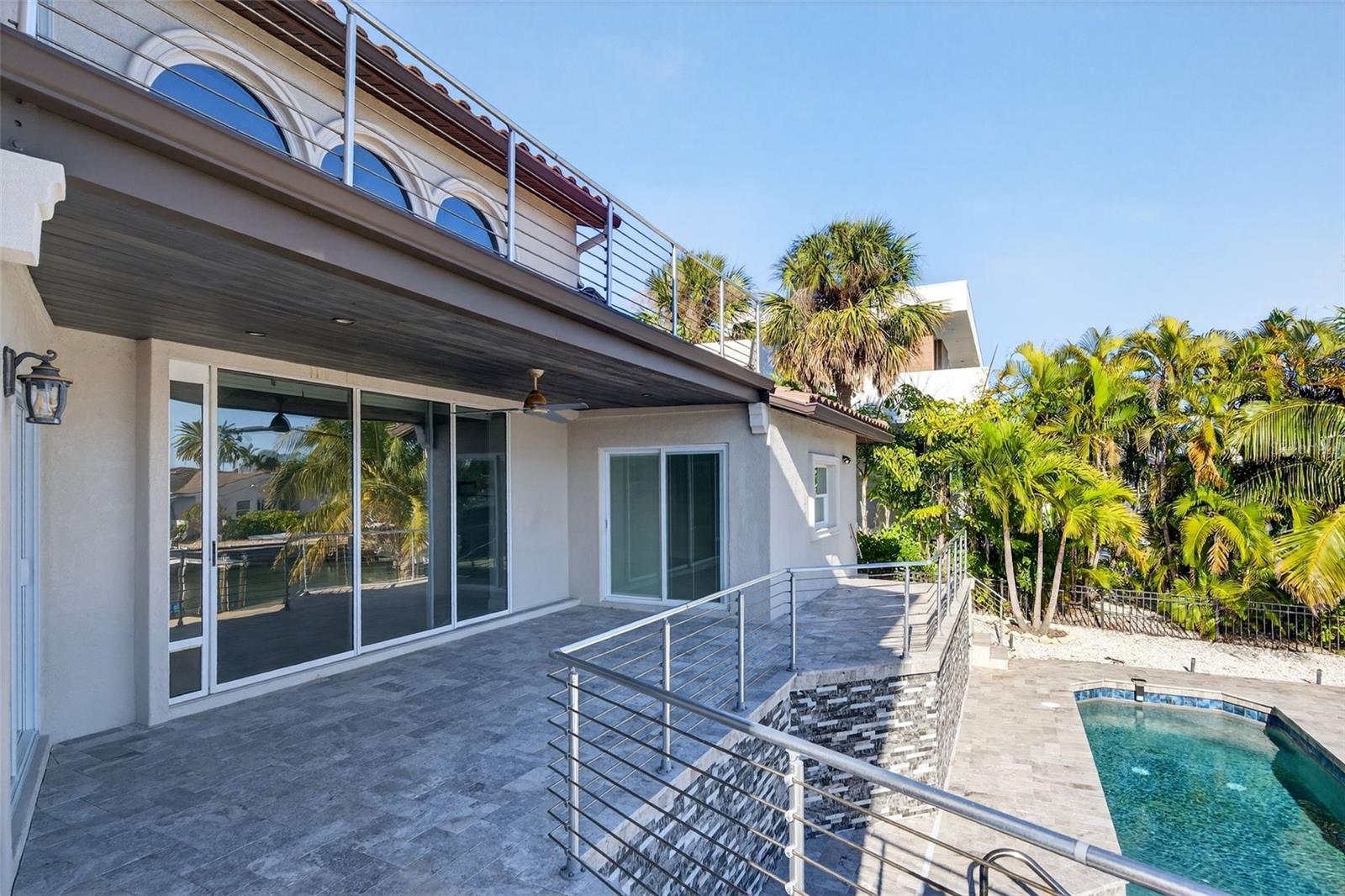 COUNTRY CLUB SHORES - Residential