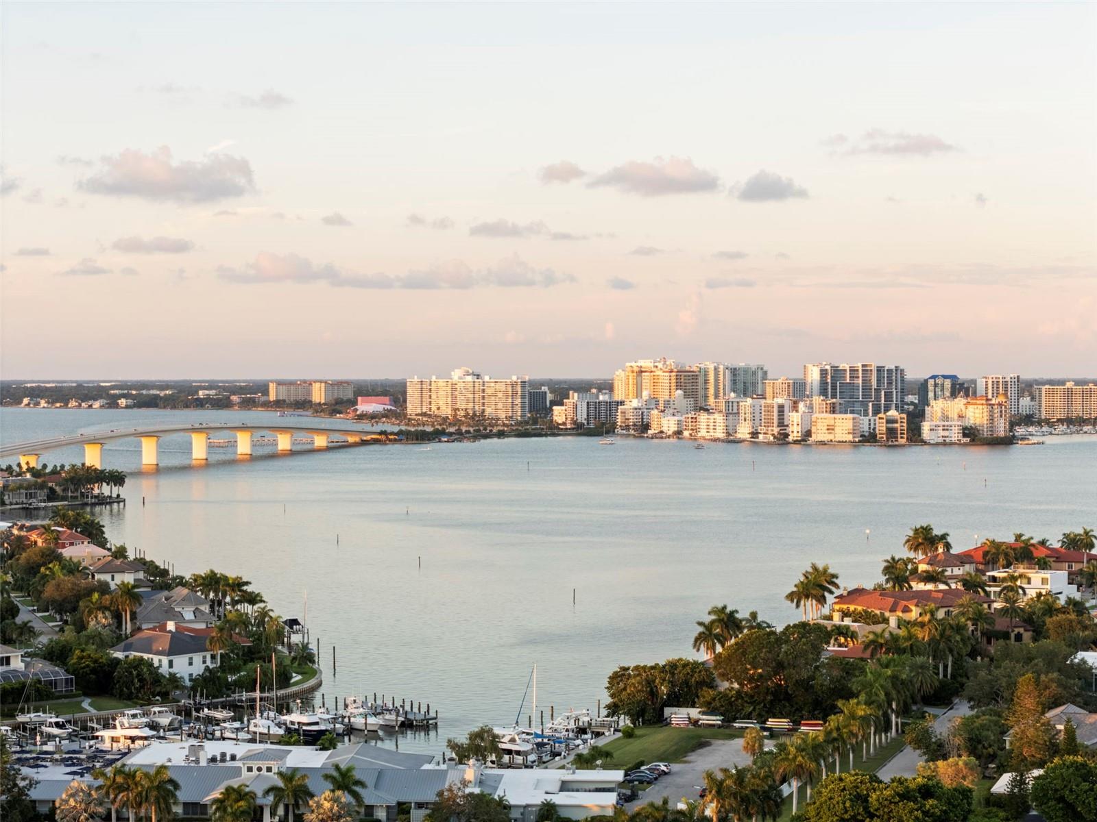COUNTRY CLUB SHORES - Residential
