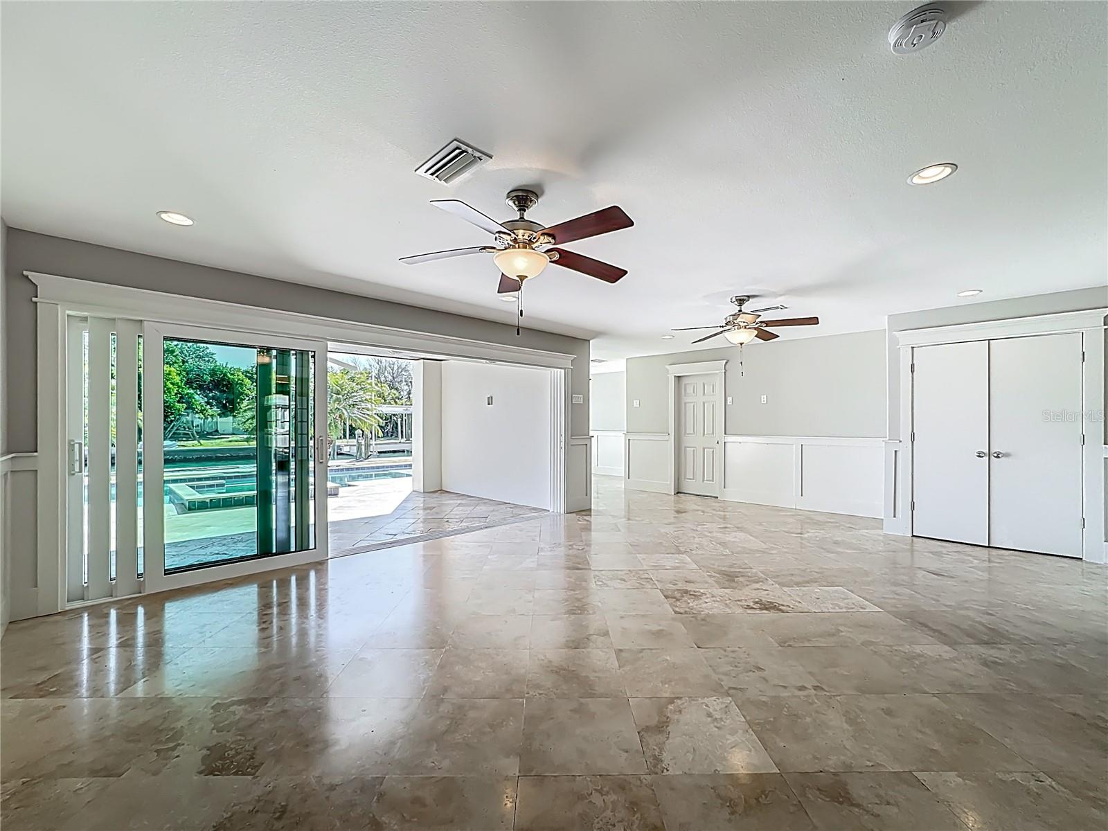 HOLMES BEACH 31ST UNIT AMD - Residential