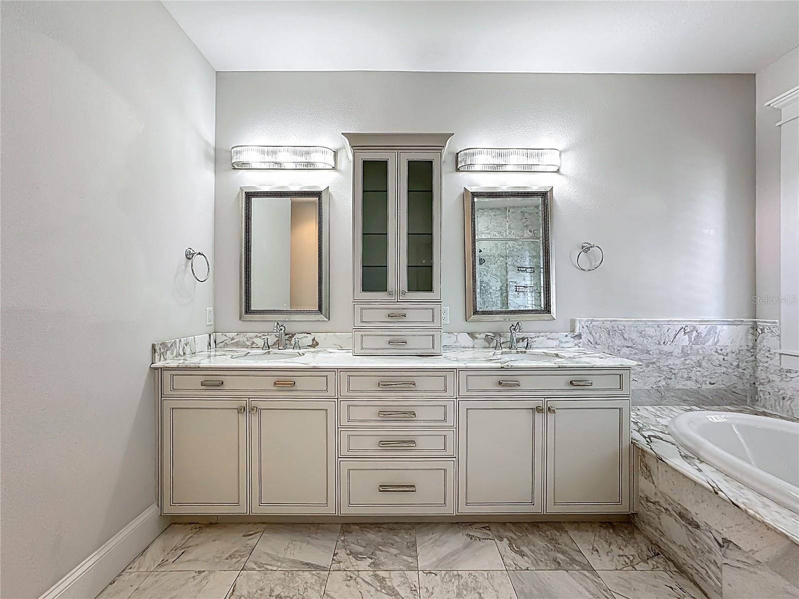 HOLMES BEACH 31ST UNIT AMD - Residential