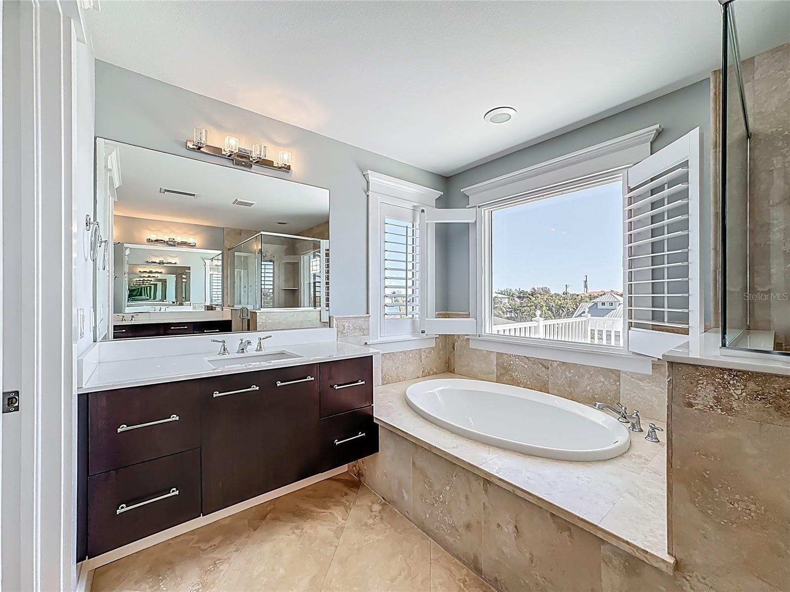 HOLMES BEACH 31ST UNIT AMD - Residential