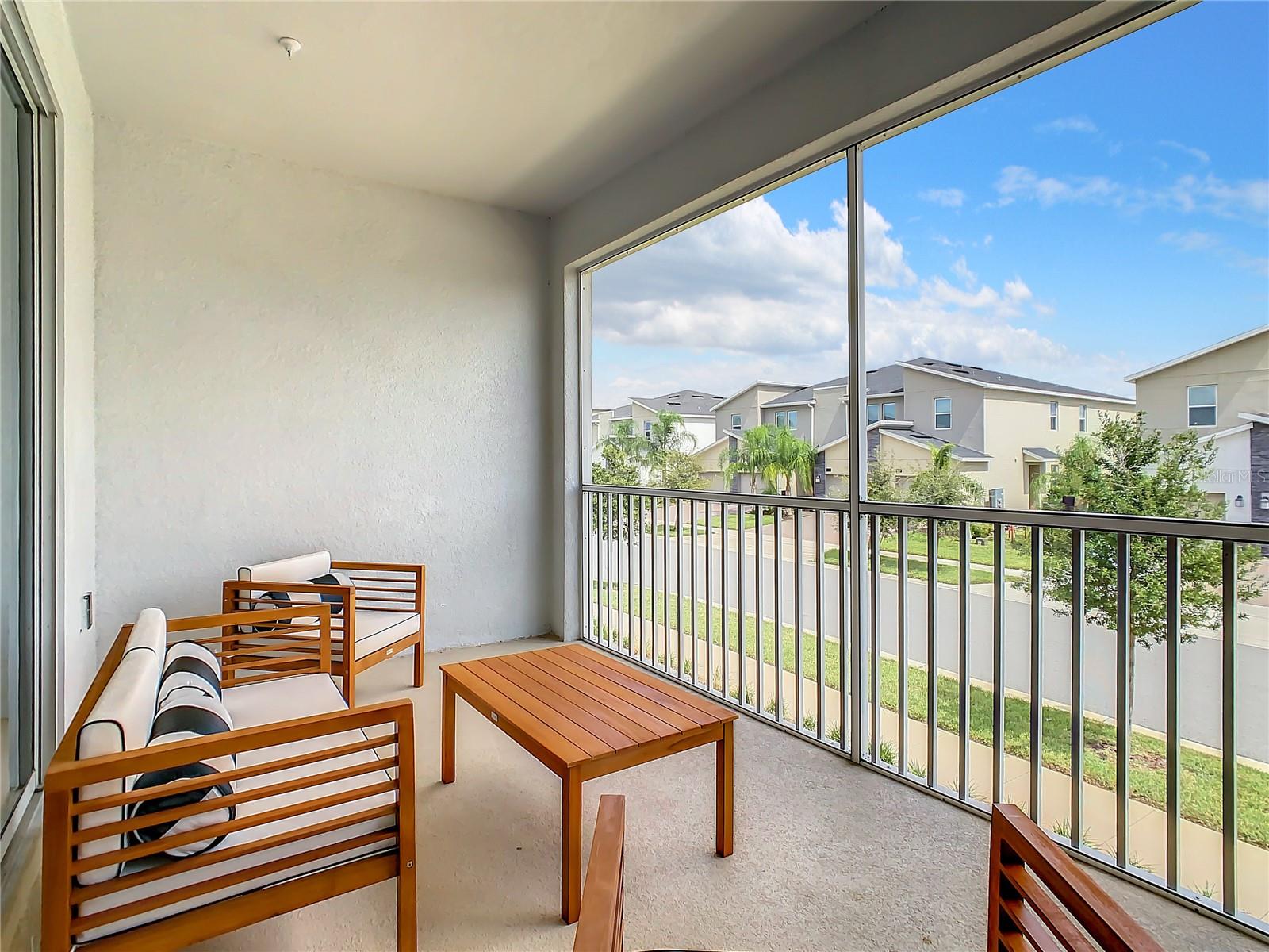 CHAMPIONSGATE CONDO 4 PH 29 - Residential
