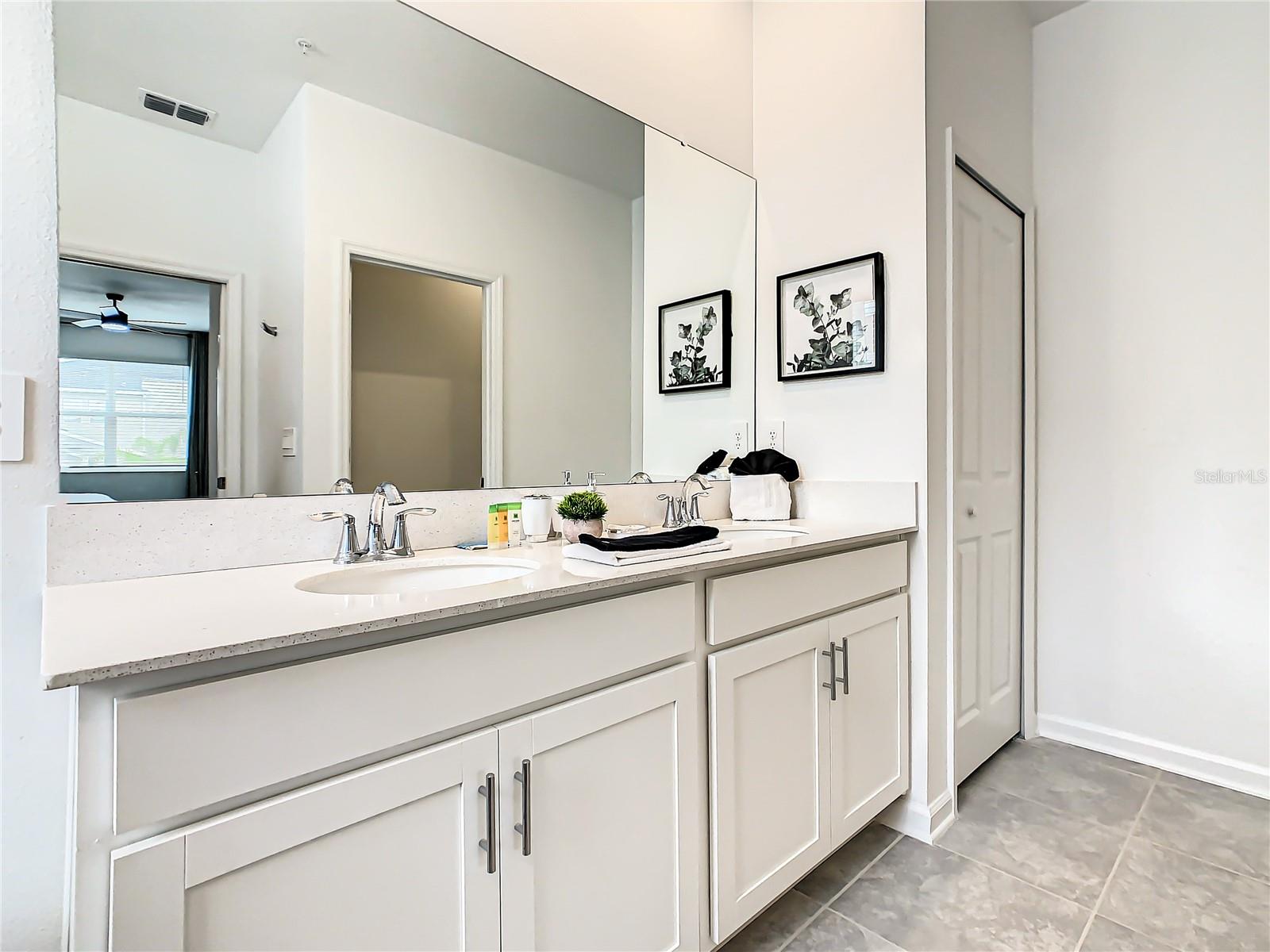 CHAMPIONSGATE CONDO 4 PH 29 - Residential