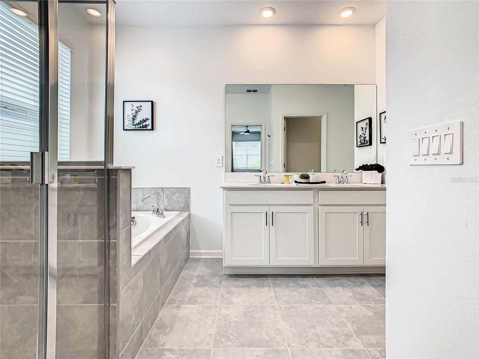 CHAMPIONSGATE CONDO 4 PH 29 - Residential