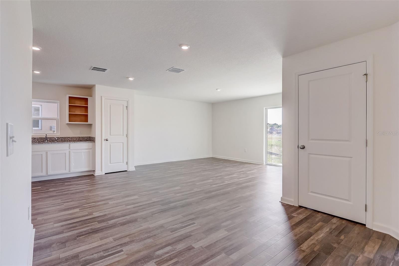 LAKEWOOD PARK - Residential
