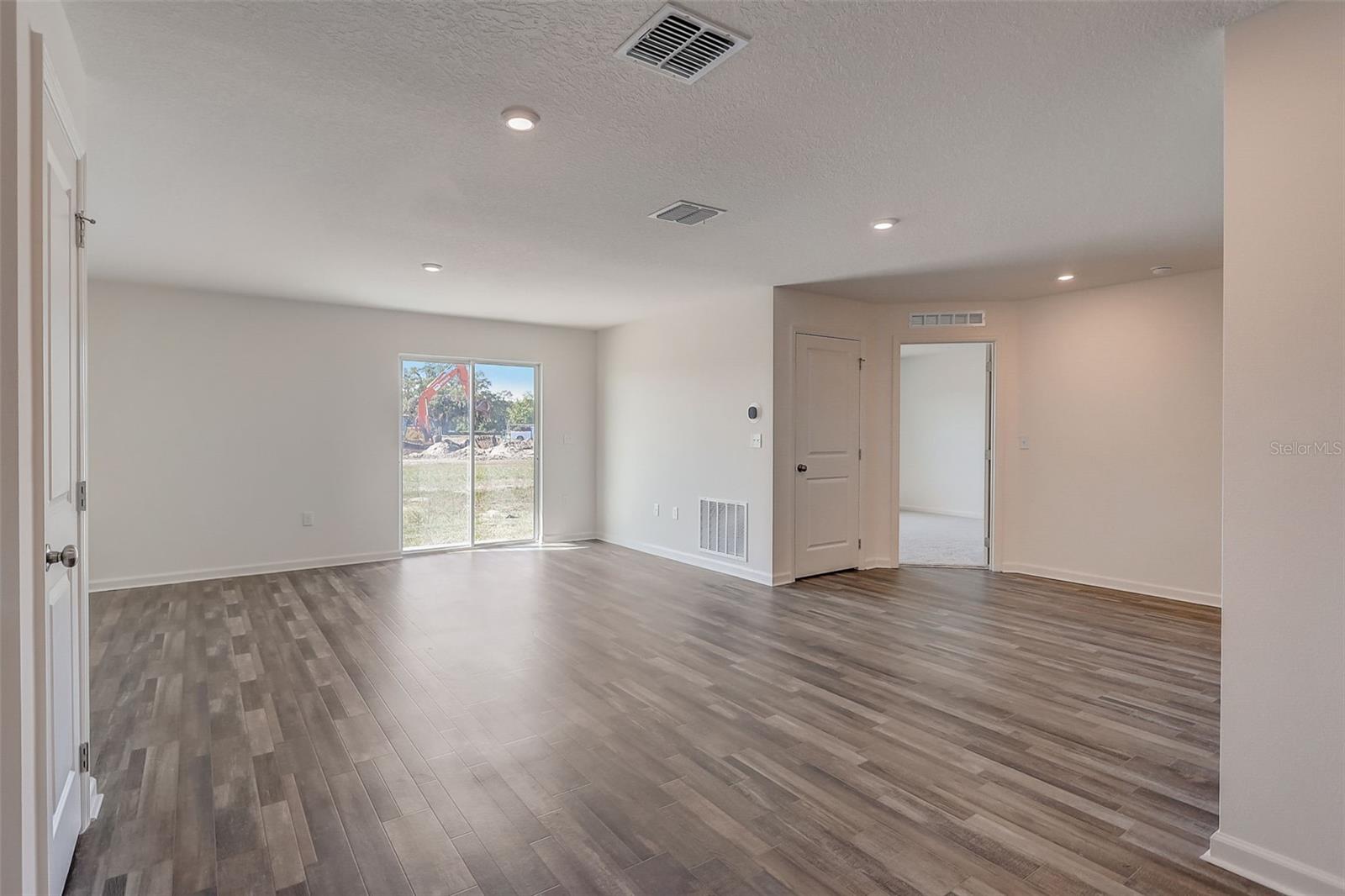LAKEWOOD PARK - Residential