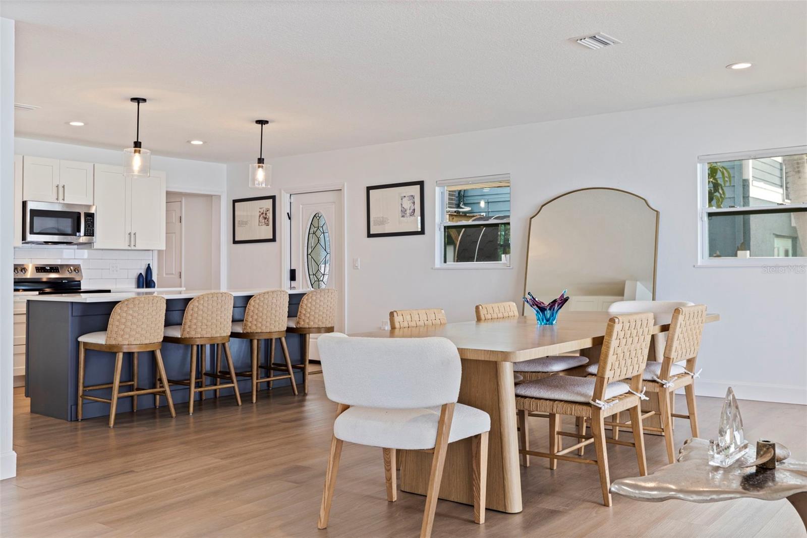 TROPICAL SHORES - Residential