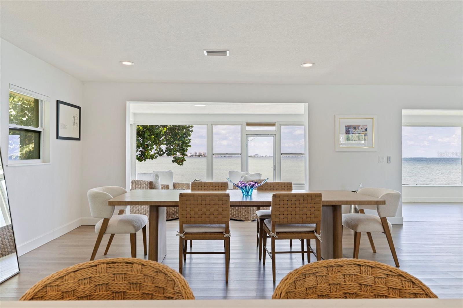 TROPICAL SHORES - Residential