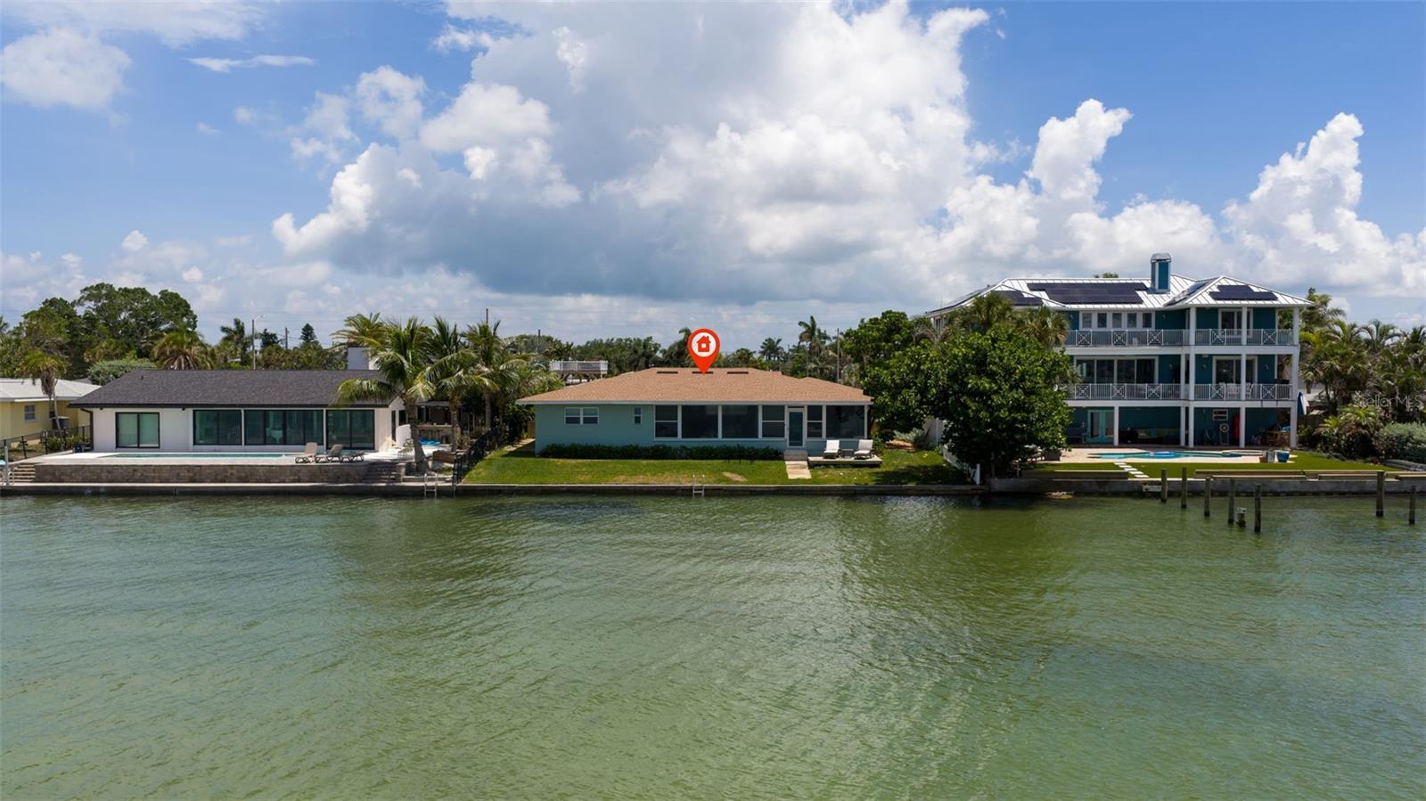 TROPICAL SHORES - Residential