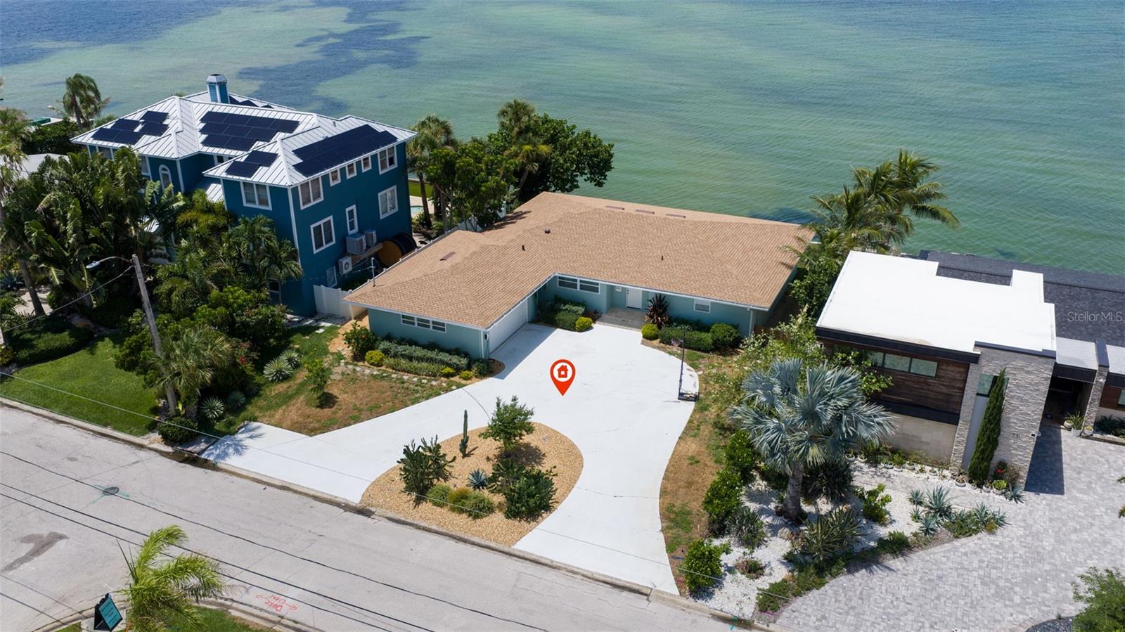 TROPICAL SHORES - Residential