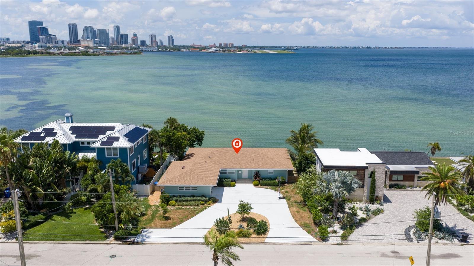 TROPICAL SHORES - Residential