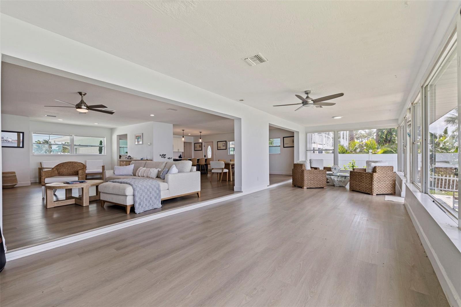 TROPICAL SHORES - Residential