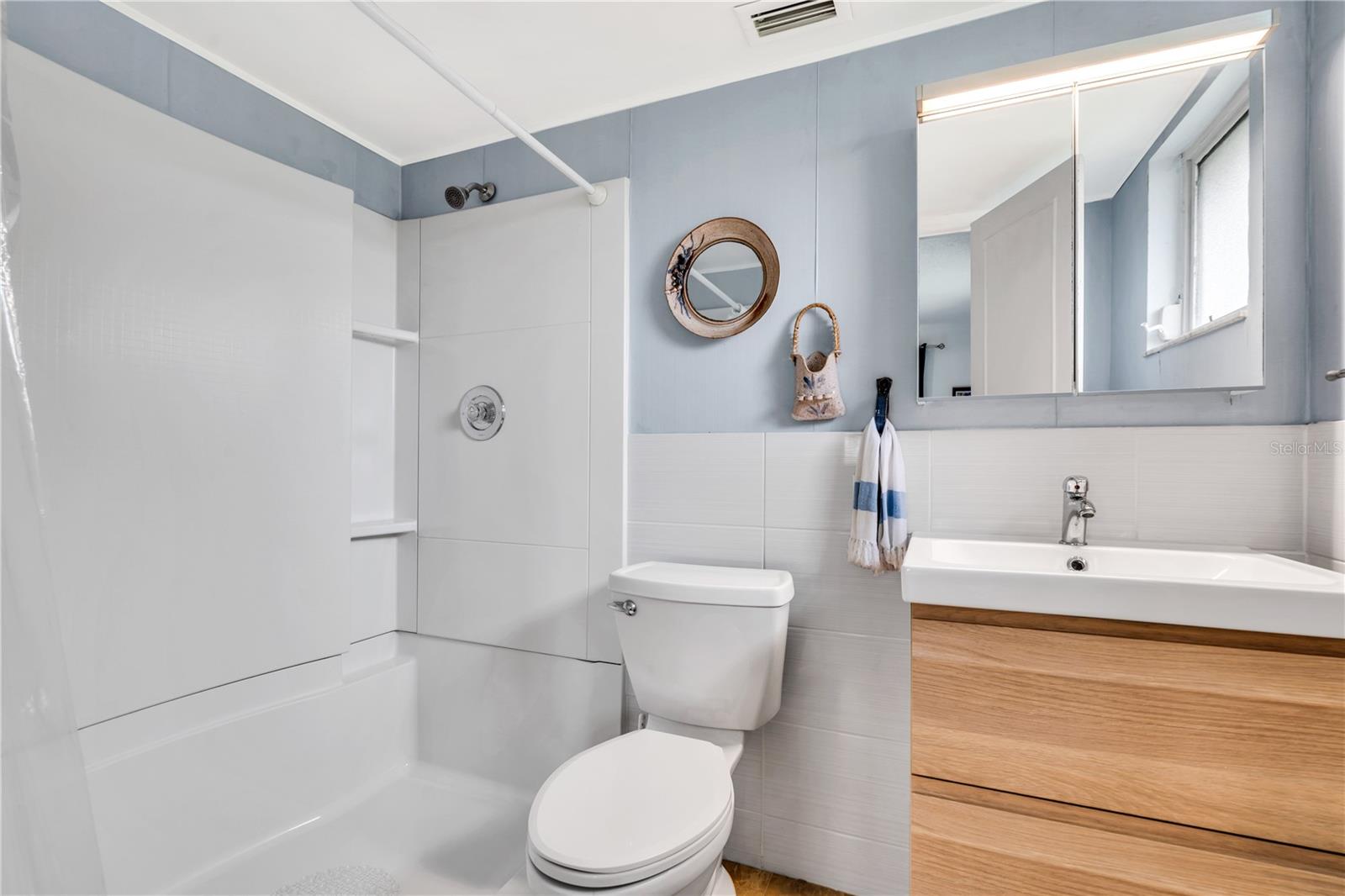PALMA SOLA HARBOUR SEC 4 - Residential