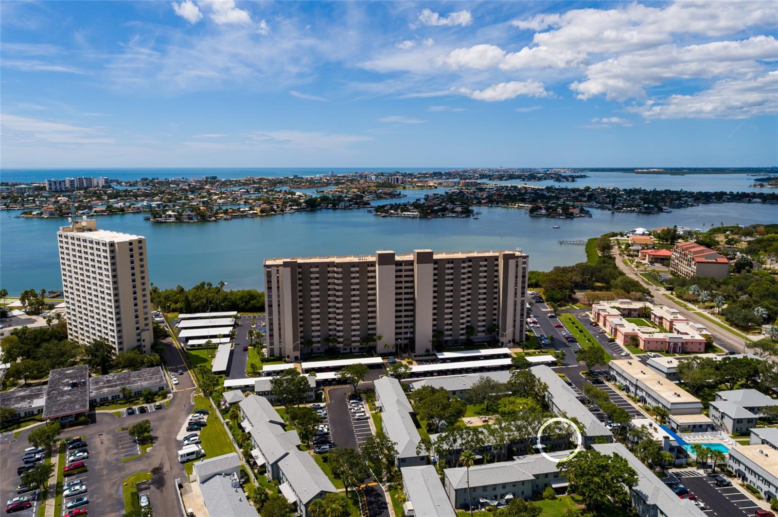 LES CHATEAUX CONDO - Residential