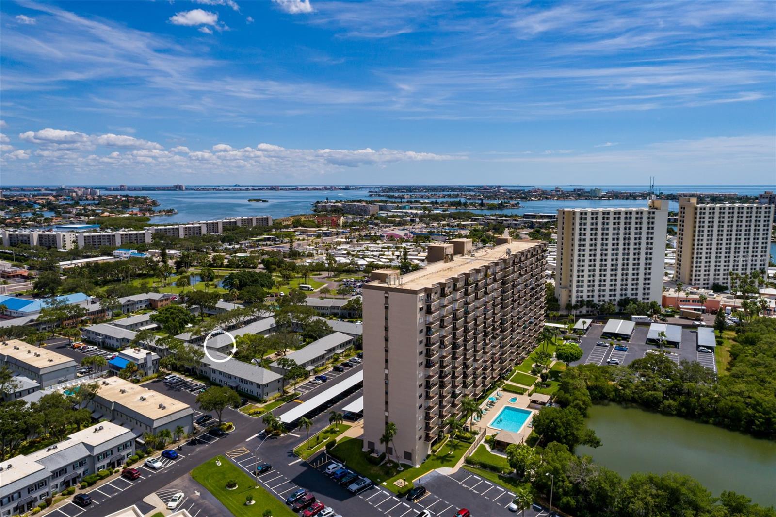 LES CHATEAUX CONDO - Residential