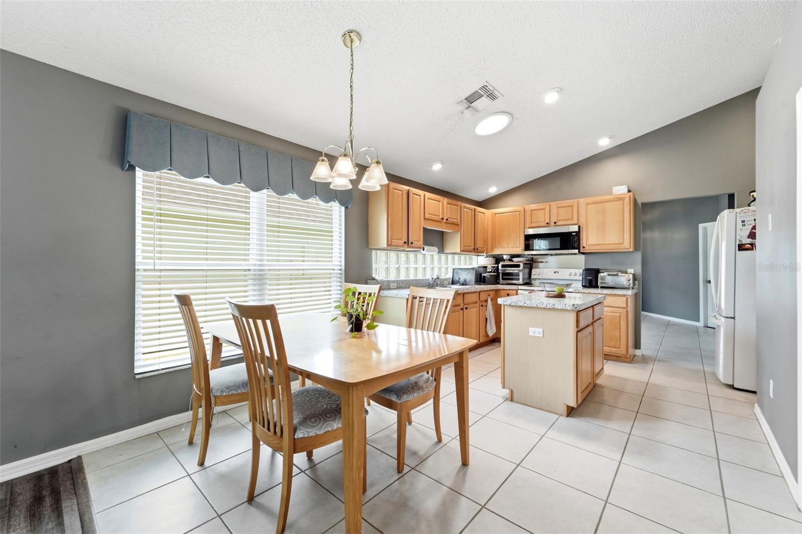 SUNCREST VILLAS PH 02 - Residential