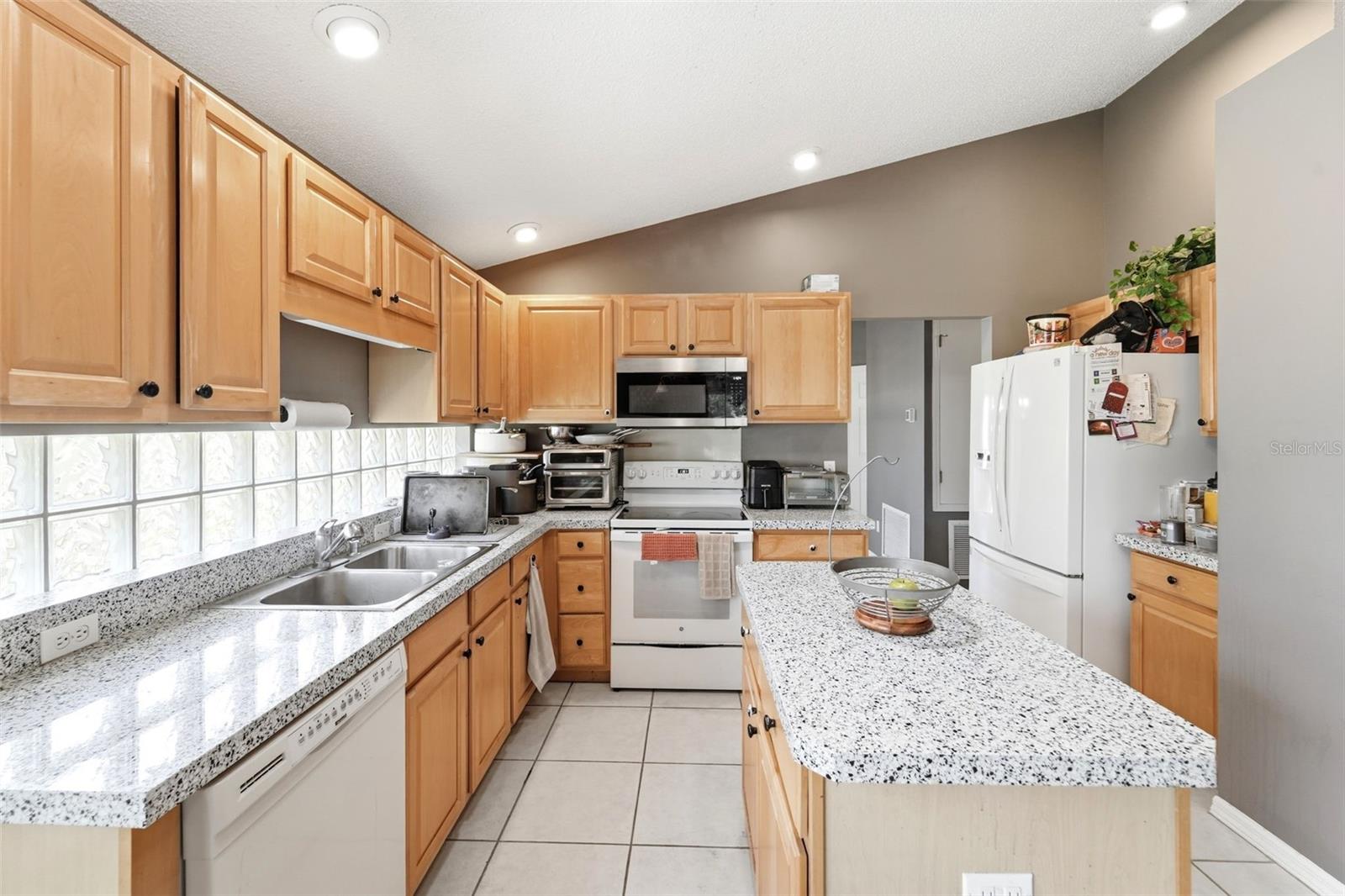SUNCREST VILLAS PH 02 - Residential