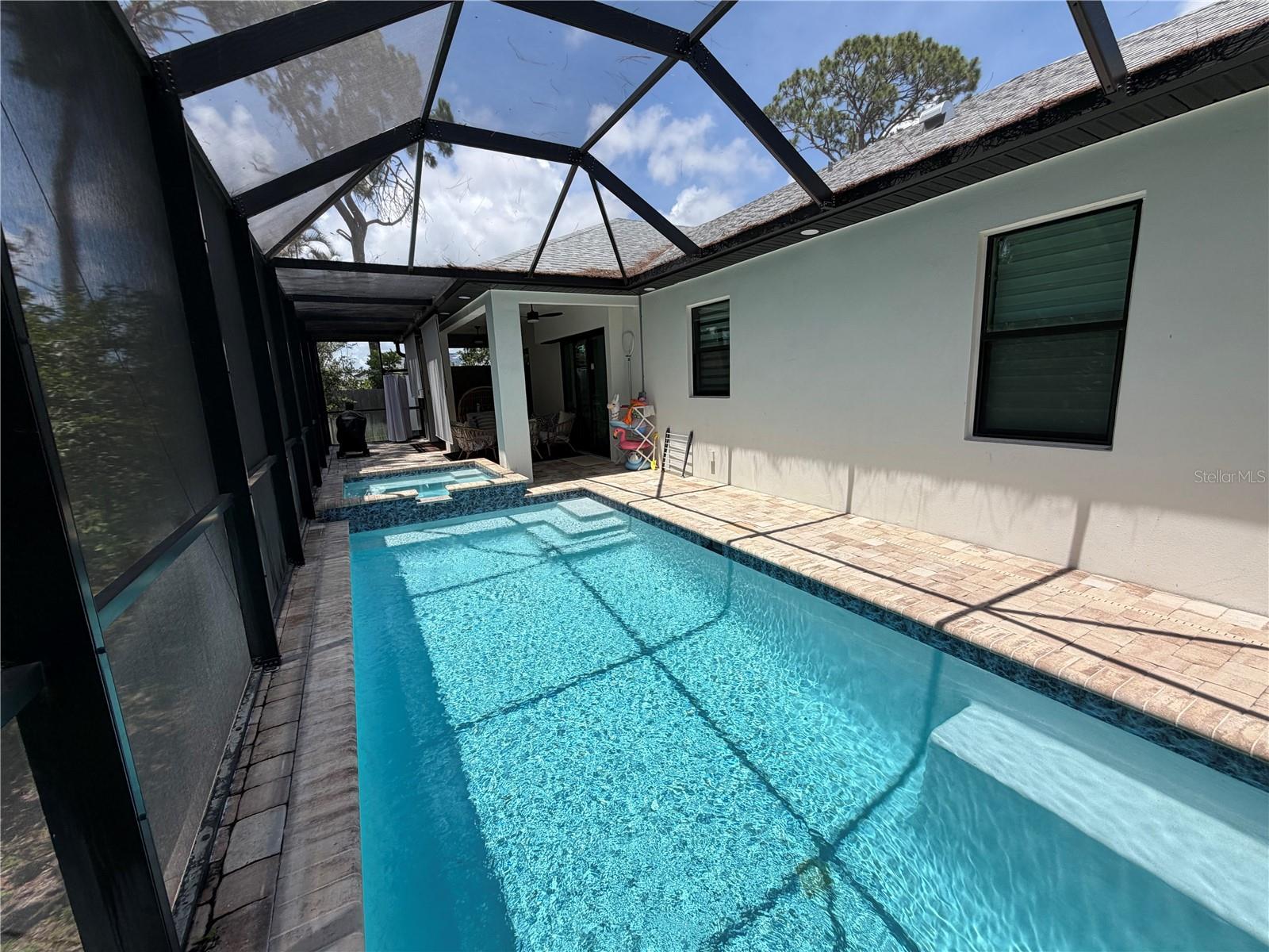 SOUTH VENICE - Residential Lease