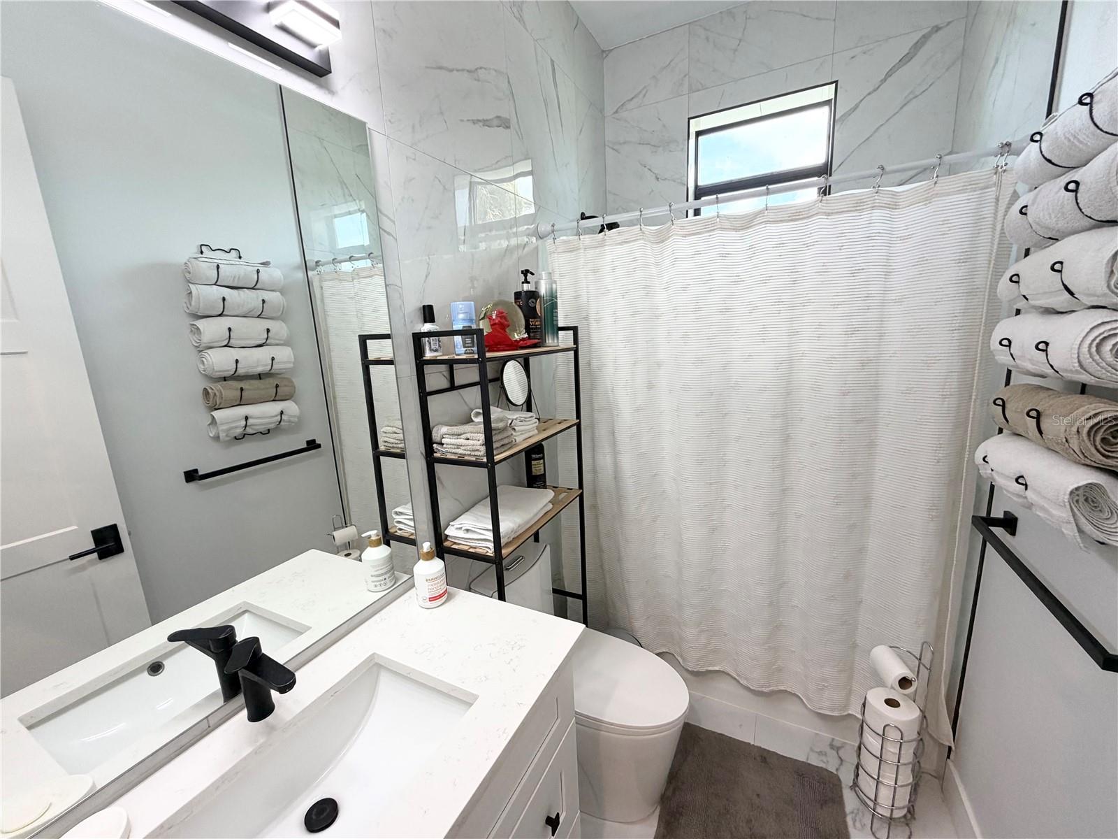 SOUTH VENICE - Residential Lease