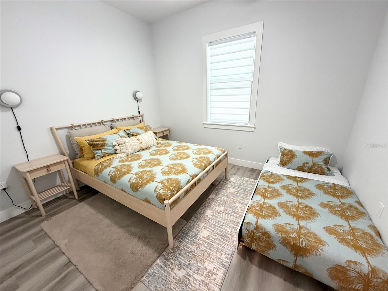 SOUTH VENICE - Residential Lease