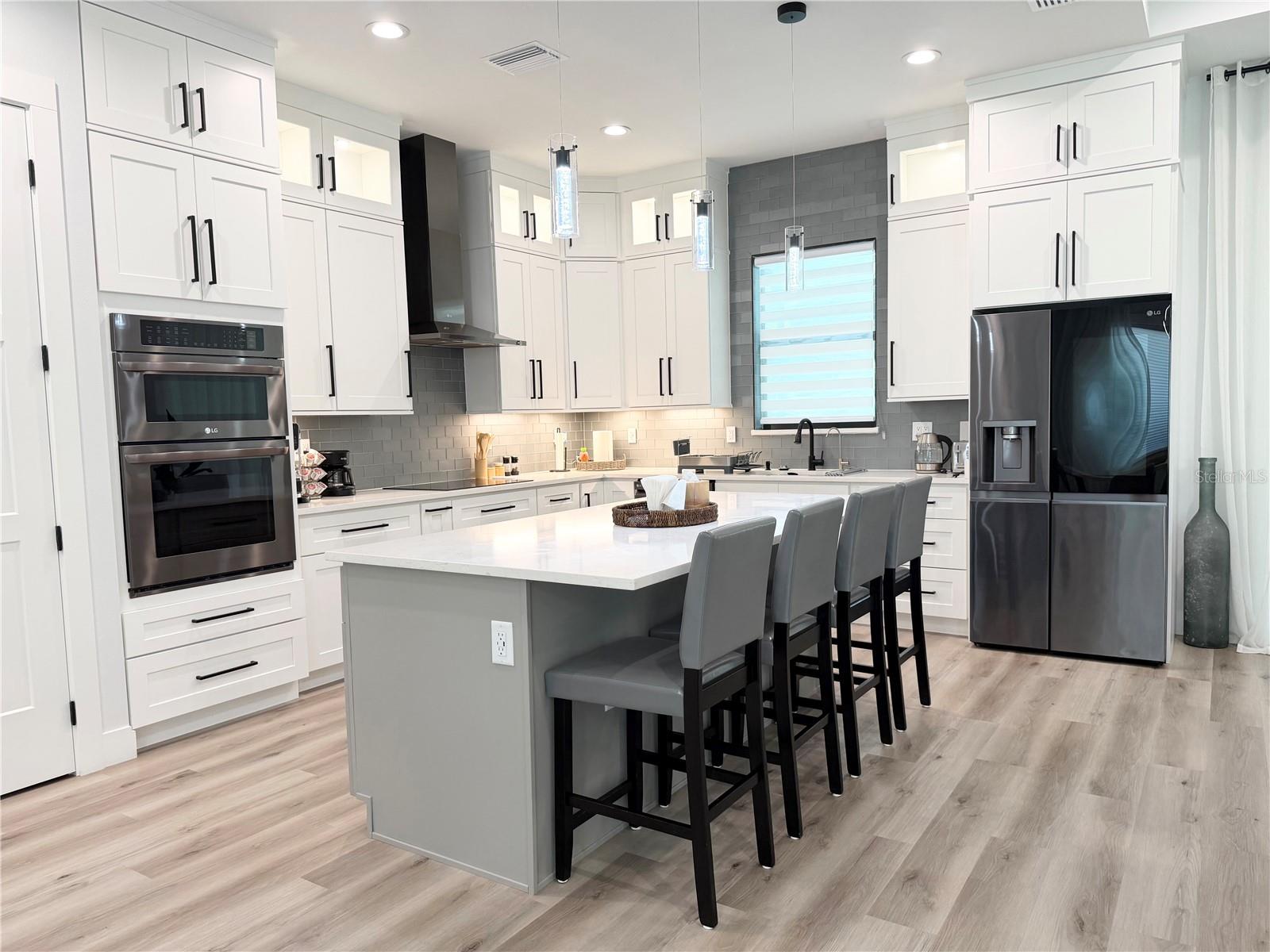 SOUTH VENICE - Residential Lease