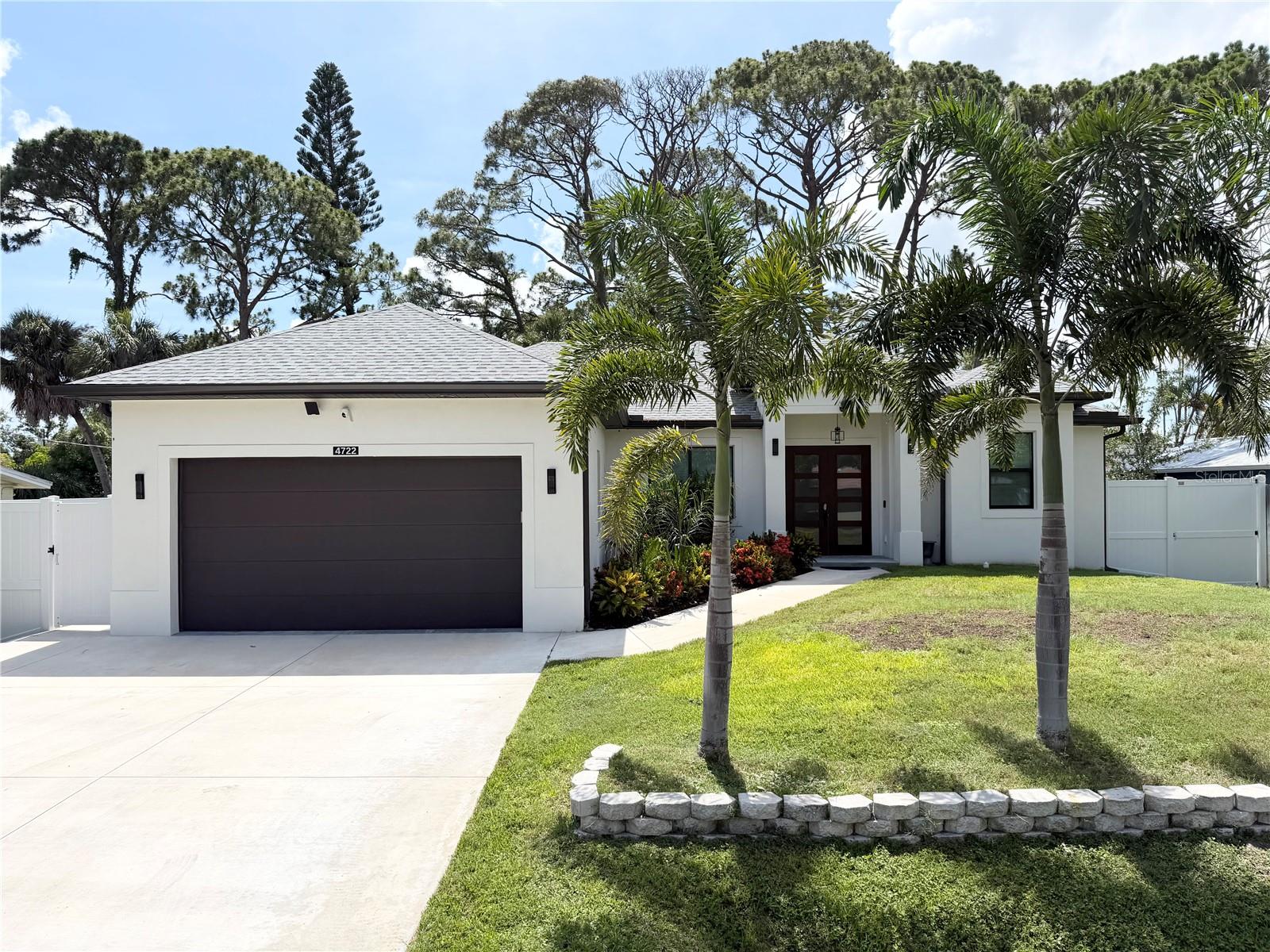 SOUTH VENICE - Residential Lease