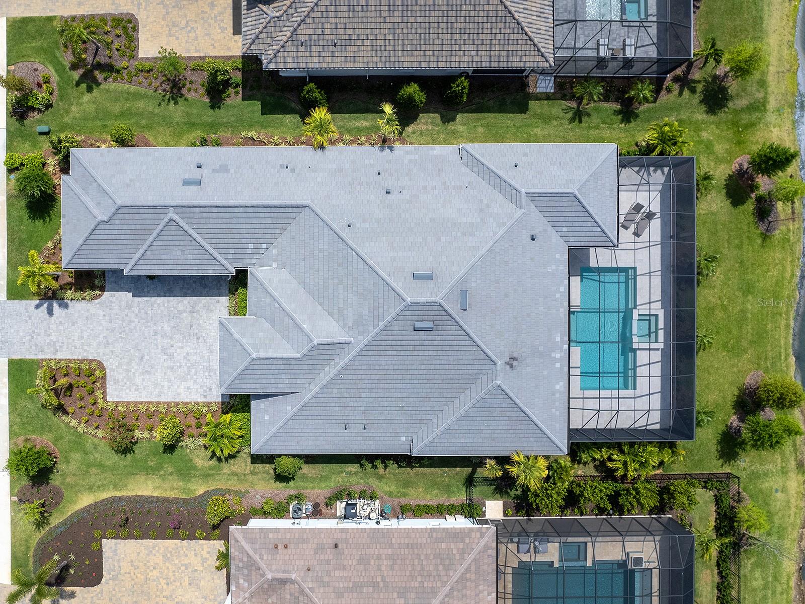 LAKE CLUB - Residential