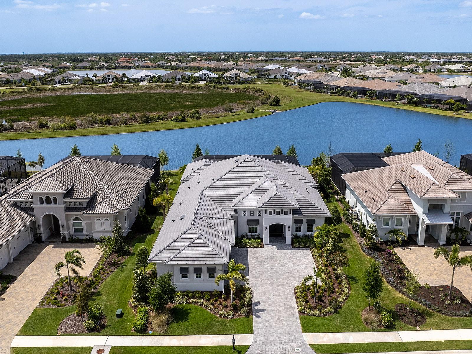 LAKE CLUB - Residential
