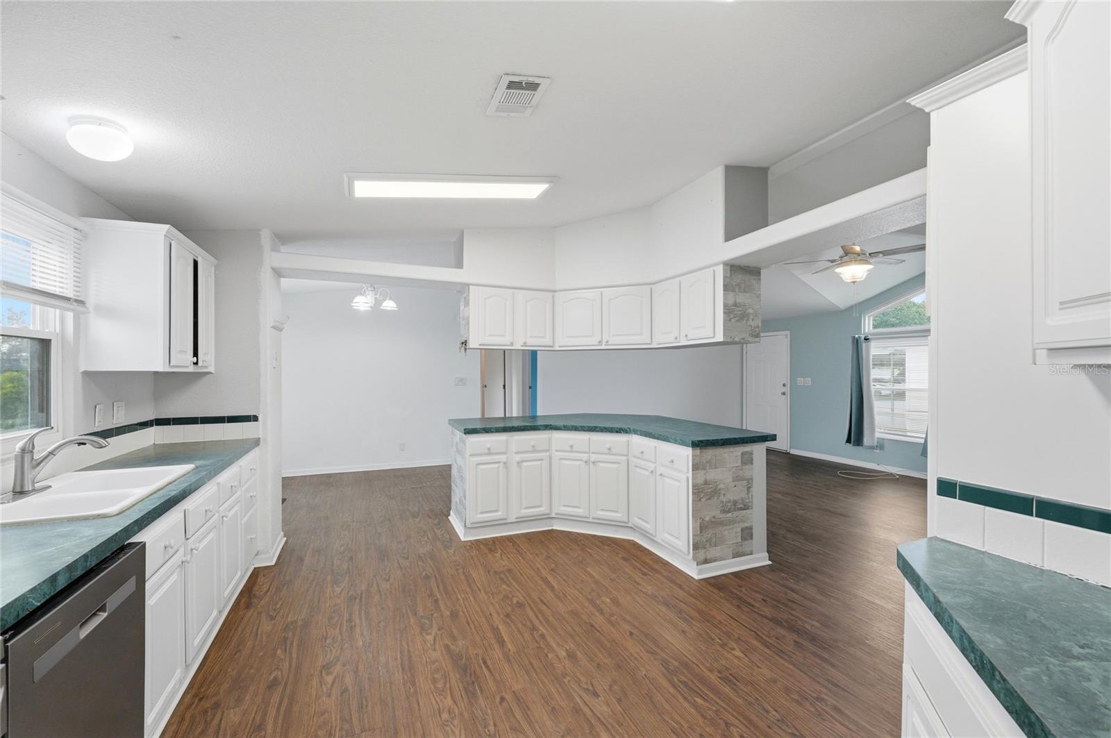 CROOKED LAKE PARK TR 05 - Residential