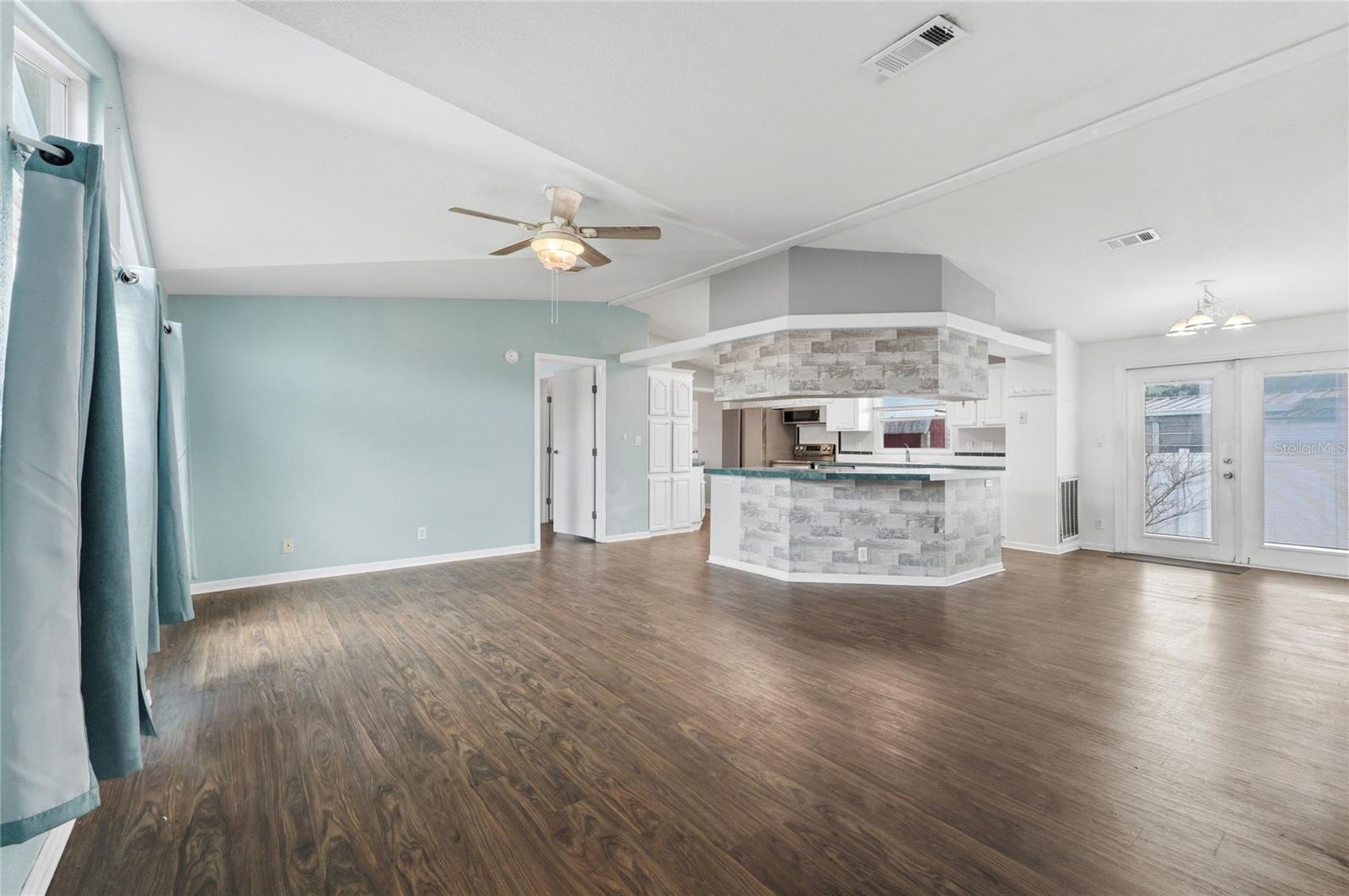 CROOKED LAKE PARK TR 05 - Residential