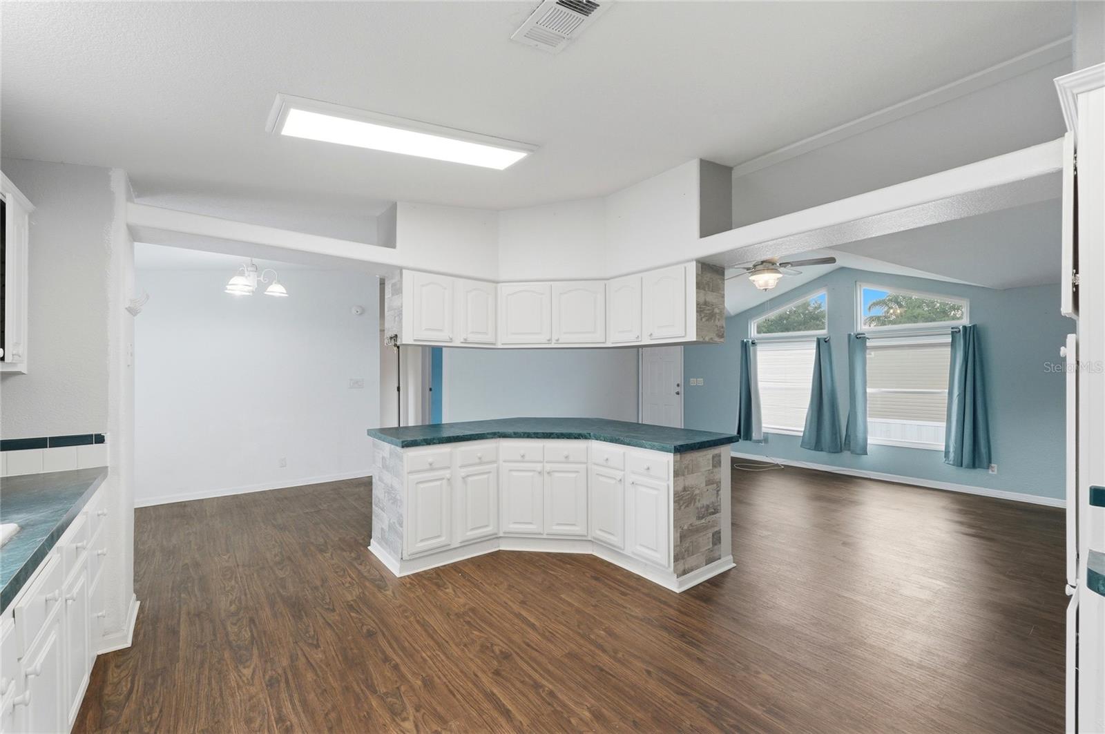 CROOKED LAKE PARK TR 05 - Residential